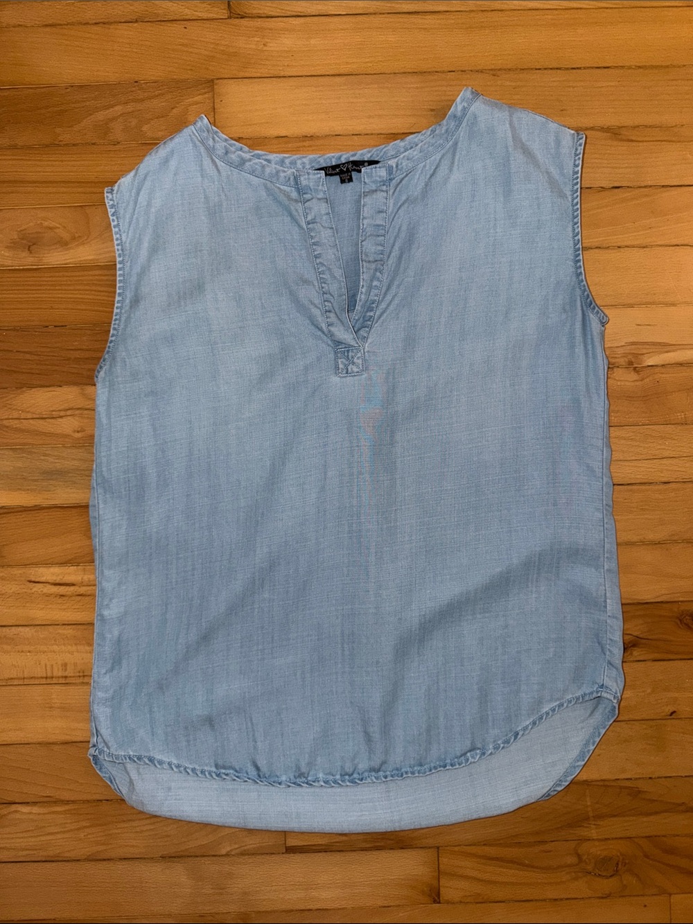 Velvet Heart Light Blue Sleeveless Split-Neck Tank
